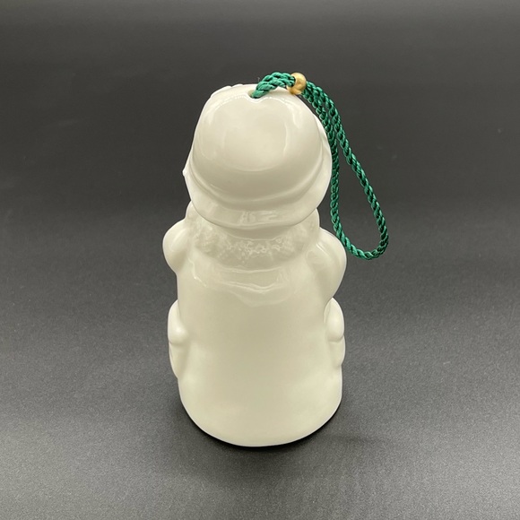 Belleek 2009 Annual Snowmen Snowman with Umbrella Bell Christmas Tree Ornament - Picture 5 of 15